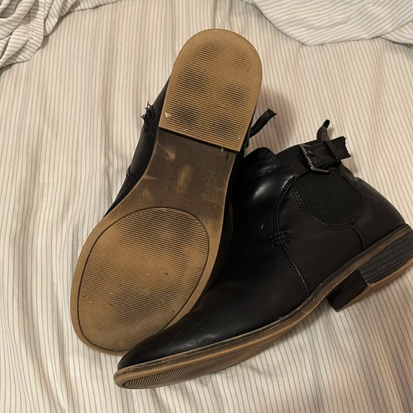 Rampage Booties - Picture 3 of 6